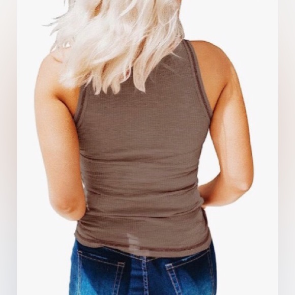 Button tank - Picture 2 of 2